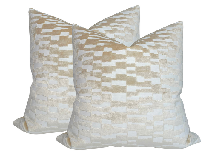 Dekowe Mod Velvet Pillow Cover In Tan