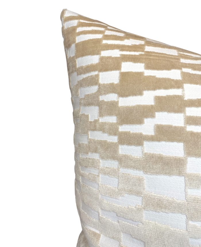 Dekowe Mod Velvet Pillow Cover In Tan