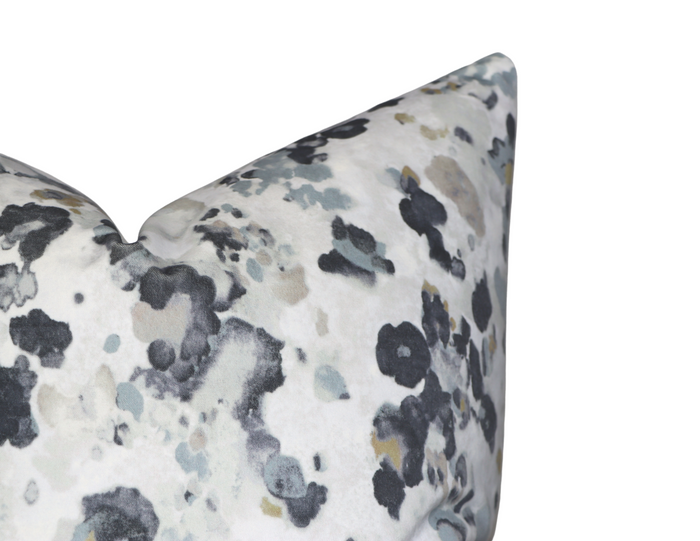 Dekowe Niumi Storm Luxurious Velvet Pillow Cover