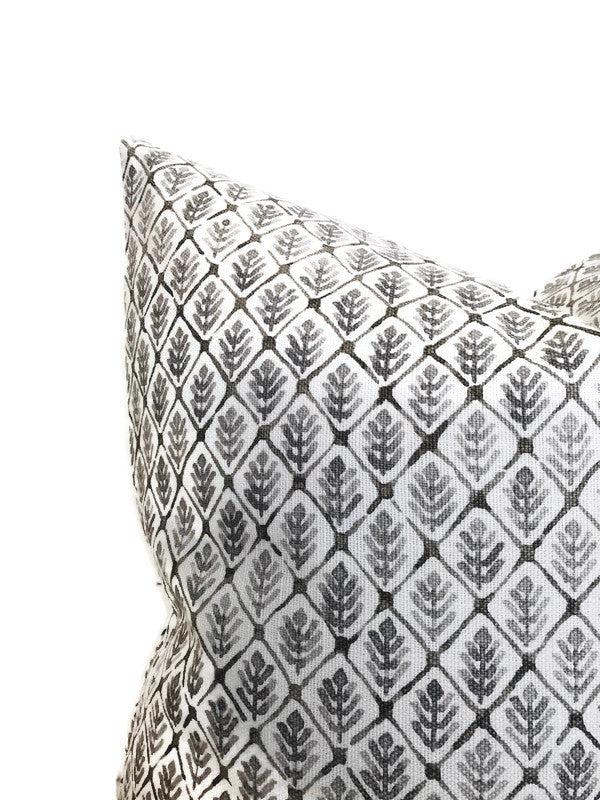 Dekowe Saranac Pillow Cover In Pewter