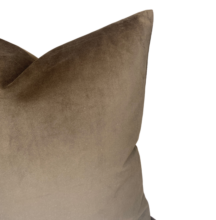 Dekowe Solid Velvet Pillow Cover In Umber