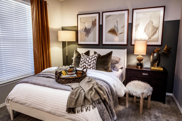 Dekowe Solid Velvet Pillow Cover In Umber