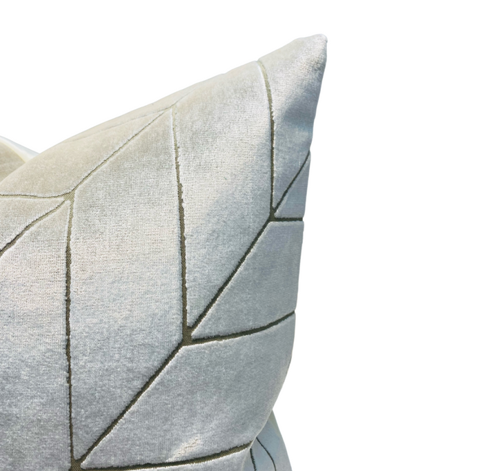 Dekowe Velvet Steps Pillow Cover In Snow