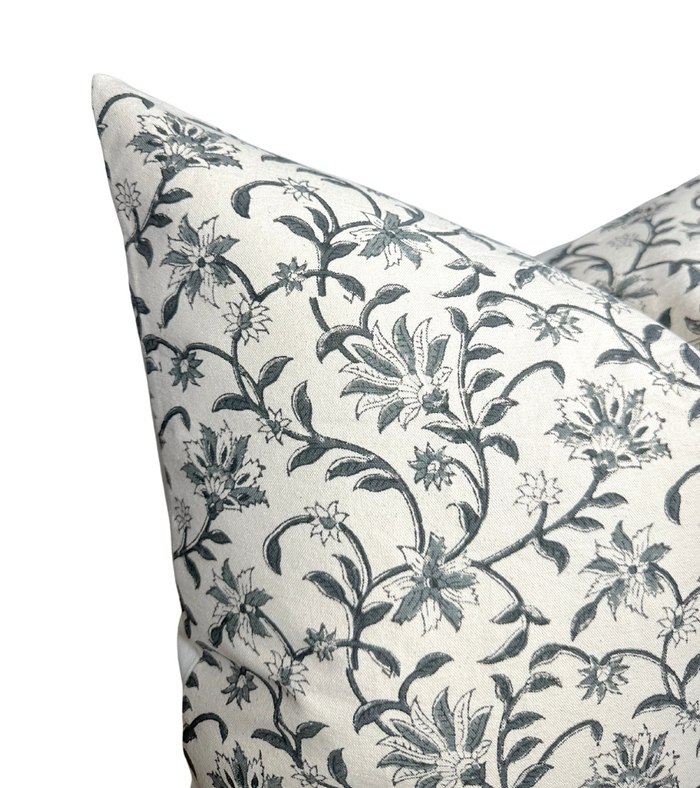 Dekowe Vina Floral Print Pillow Cover In Indigo