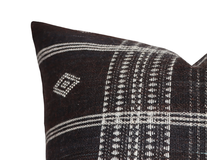 Dekowe Indian Wool Pillow Cover In Noir Handwoven Textiles