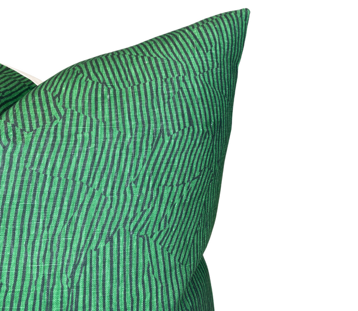 Dekowe Kelly Wearstler Avant Pillow Cover In Green Black
