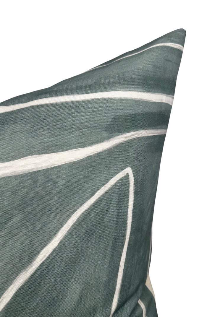 Dekowe Kelly Wearstler Graffito Pillow Cover In Denim