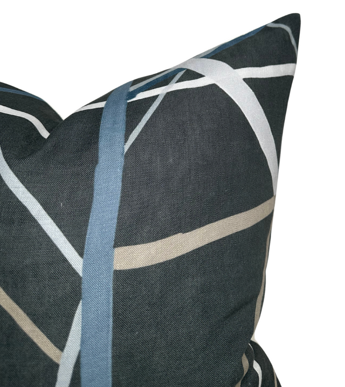 Dekowe Kelly Wearstler Simpatico Pillow Cover In Raven