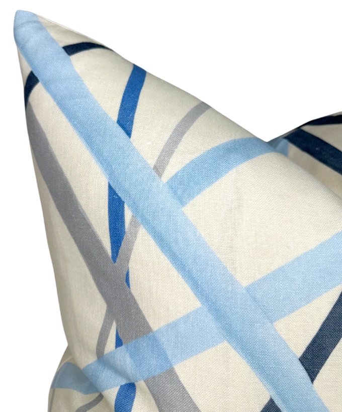 Dekowe Kelly Wearstler Simpatico Pillow Cover In Sky