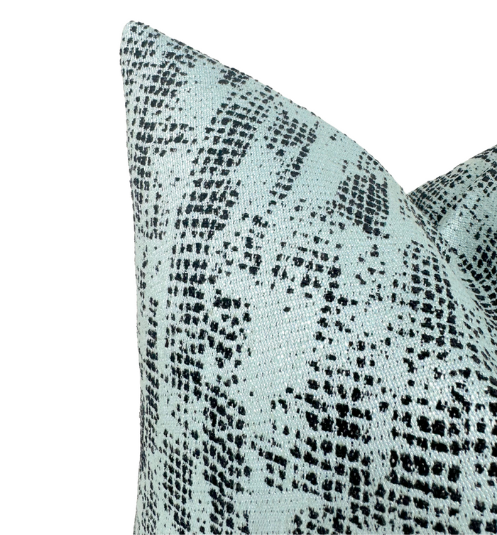 Dekowe Kelly Wearstler Verse Pillow Cover In Ice Onyx