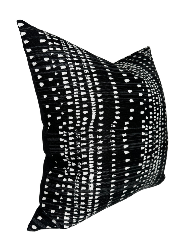 Dekowe Ready To Ship 24x24 Cape Town Pillow Cover In Black