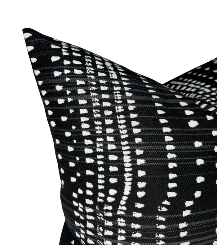 Dekowe Ready To Ship 24x24 Cape Town Pillow Cover In Black