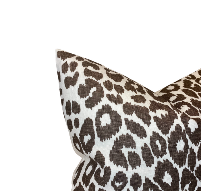 Dekowe Schumacher Iconic Leopard Pillow Cover In Brown
