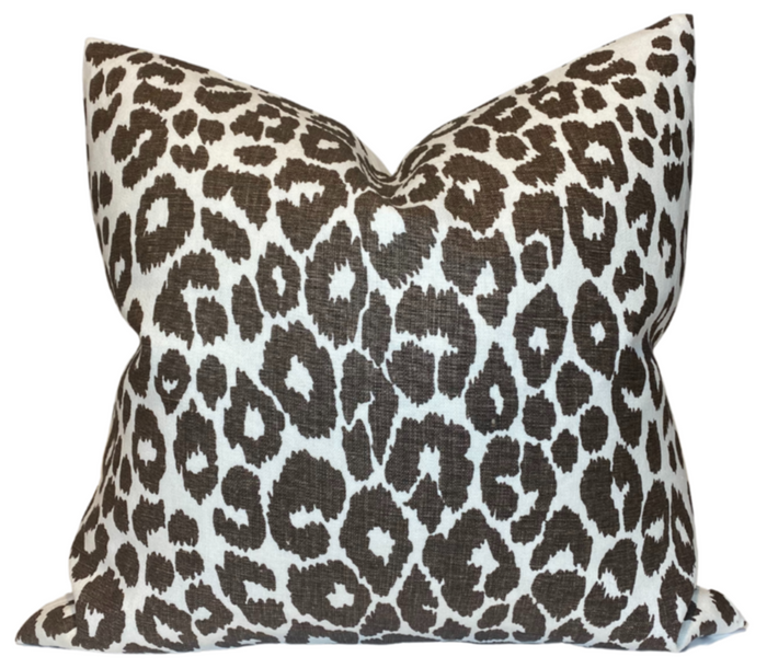 dekowe Schumacher Iconic Leopard Pillow Cover in Brown