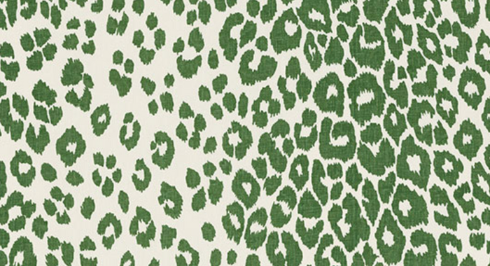 Dekowe Schumacher Iconic Leopard Pillow Cover In Green