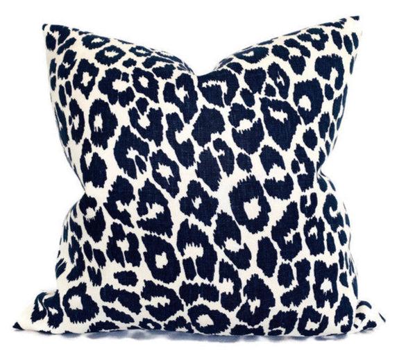 dekowe Schumacher Iconic Leopard Pillow Cover in Ink