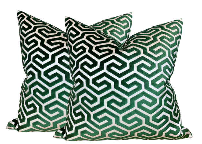 Dekowe Schumacher Ming Fret Pillow Cover In Emerald