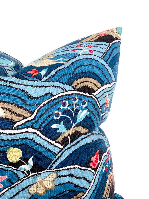 Dekowe Schumacher Rolling Hills Pillow Cover In Blue