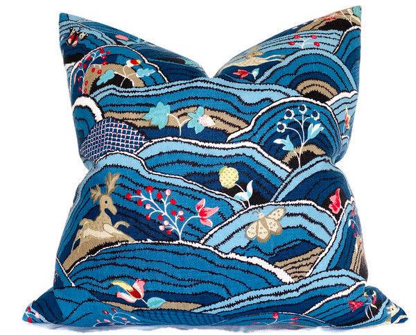 dekowe Schumacher Rolling Hills Pillow Cover in Blue