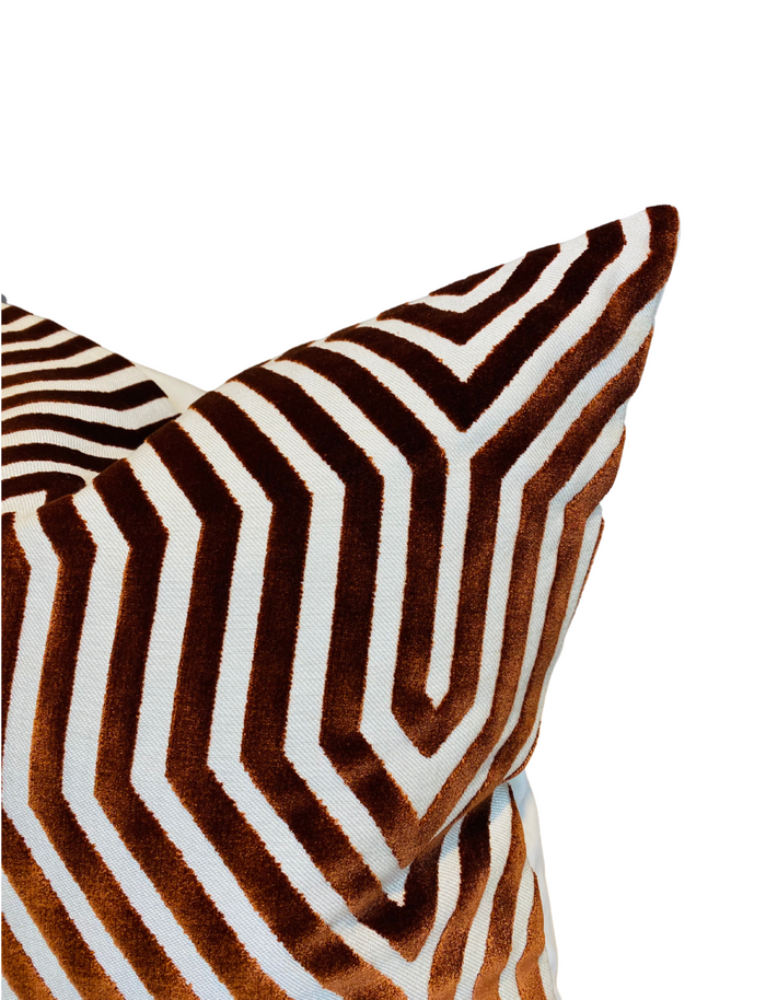 dekowe Schumacher Vanderbilt Pillow Cover in Russet