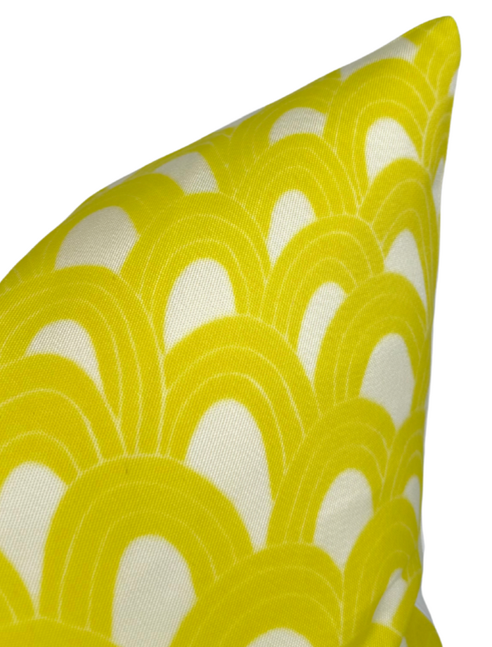 Dekowe Trina Turk Outdoor Arches Pillow Cover In Bamboo Yellow
