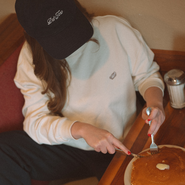 Del Toro Shoes Women's Retro Gym Crewneck Sweatshirt - Vintage White Vintage White