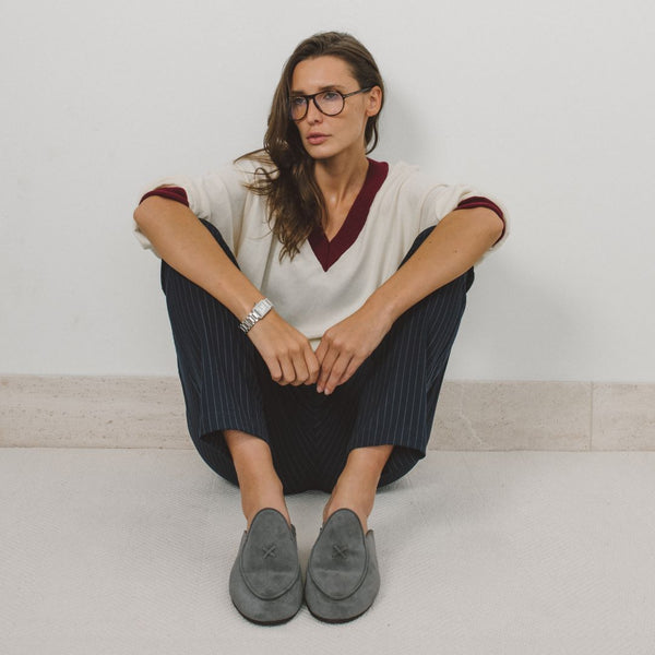 Del Toro Shoes Women's Vintage V-Neck Sweater - Vintage White / Burgundy Vintage White / Burgundy