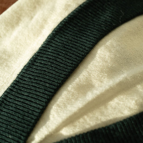 Del Toro Shoes Women's Vintage V-Neck Sweater - Vintage White / Forest Green Vintage White / Forest Green