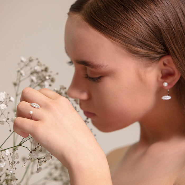 delfina delettrez Diamond lips piercing ring