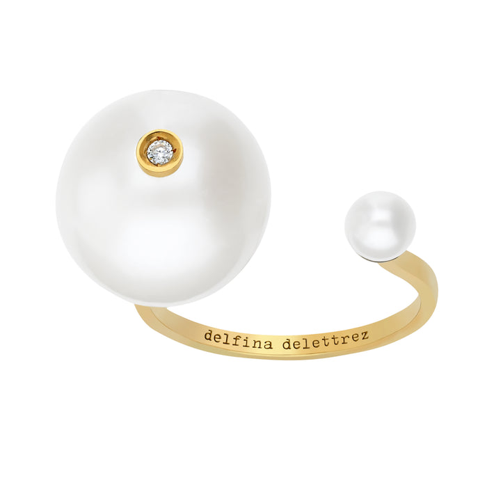 delfina delettrez Pearl piercing ring