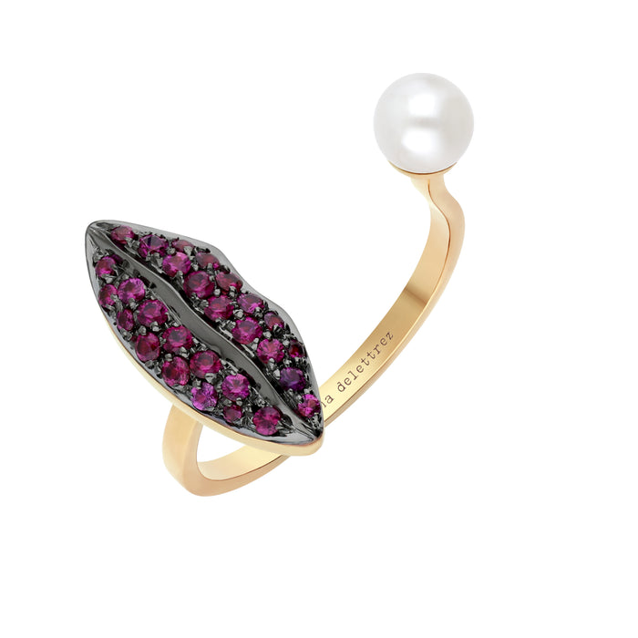 delfina delettrez Ruby lips piercing ring