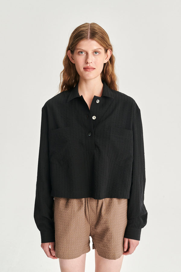 Delikatessen Cropped Pop-Over Top In A Black Portuguese Tencel Seersucker