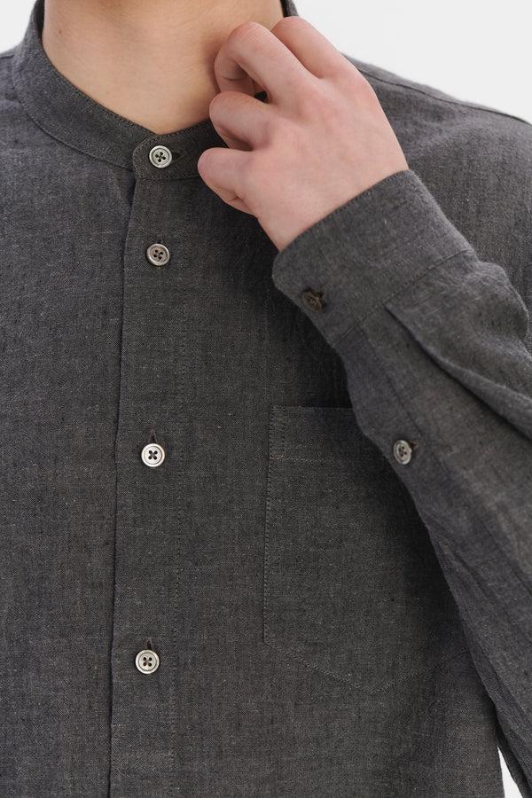Delikatessen New Zen Grandad Collar Shirt In A Charcoal Grey Mix Of Japanese Linen And Cotton