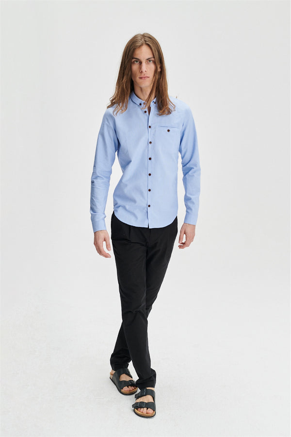 delikatessen Proper Shirt in the Finest Blue Portuguese Oxford Cotton with Wooden Buttons