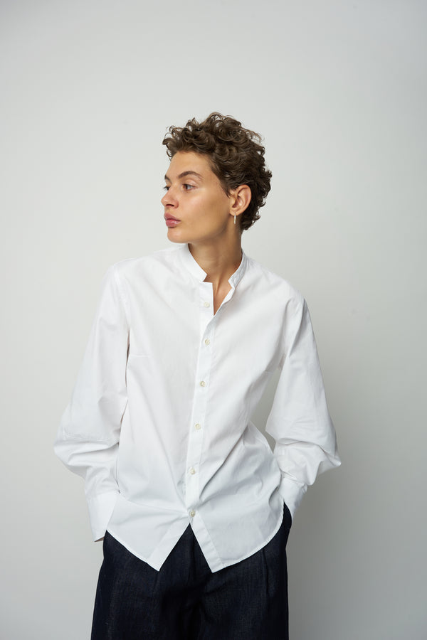 Delikatessen Relaxed Bulky Sleeves Shirt In A White Portuguese Organic Cotton Poplin