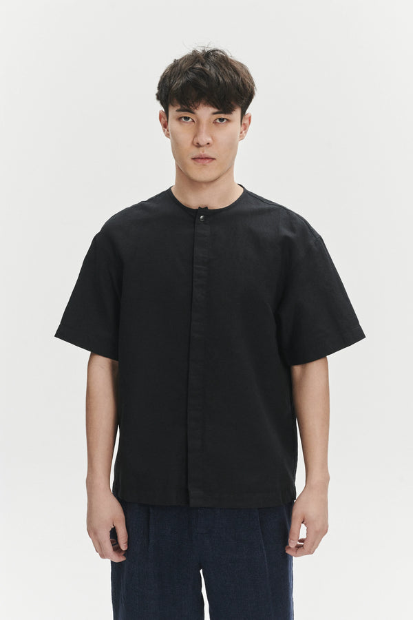 Delikatessen Short Sleeve Minimal Shirt In A Black Fine Portuguese Cotton And Linen