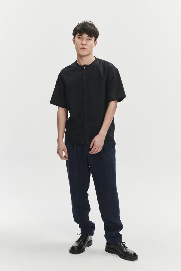 delikatessen Short Sleeve Minimal Shirt in a Black Fine Portuguese Cotton and Linen