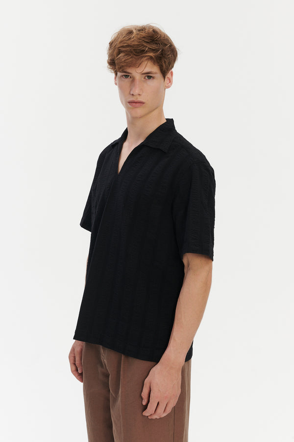 Delikatessen Short Sleeve Pop Over Shirt In Black Jacquard Cotton