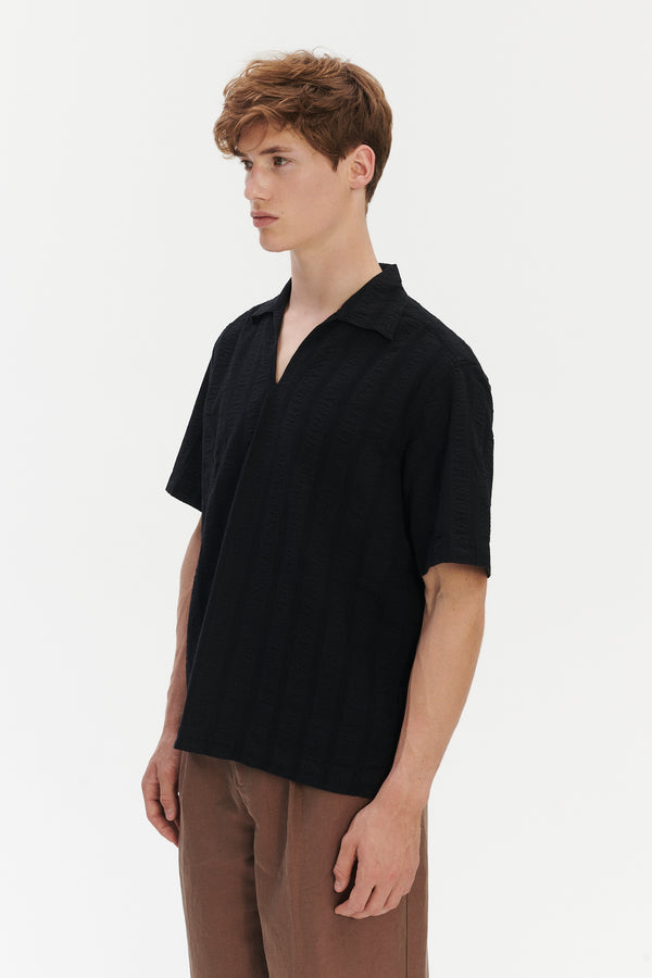 Delikatessen Short Sleeve Pop Over Shirt In Black Jacquard Cotton