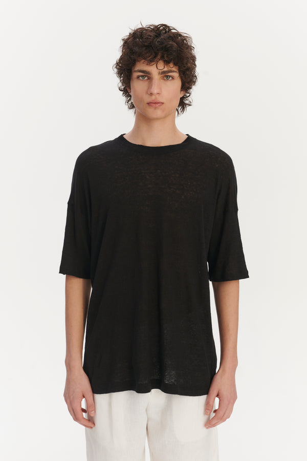 Delikatessen T-Shirt In A Black Lithuanian Airy Linen Jersey