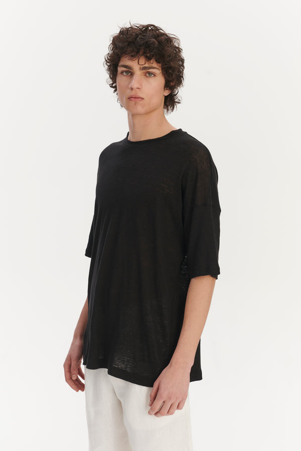 Delikatessen T-Shirt In A Black Lithuanian Airy Linen Jersey