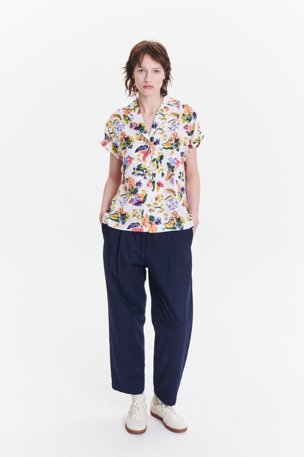 delikatessen Top in a Green Yellow Blue and Pink Flower Natural Italian Lyocell