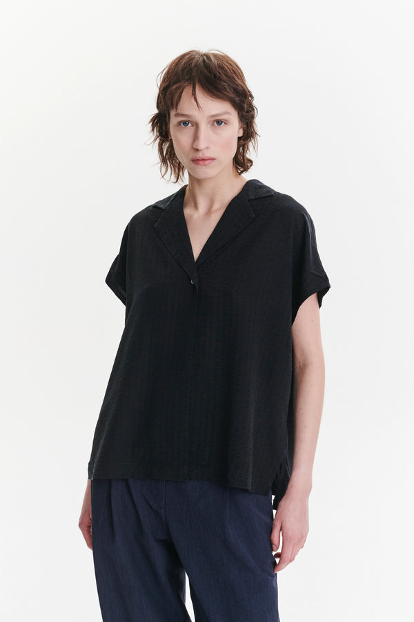 Delikatessen Top In A Structured Black Fine Portuguese Lyocell