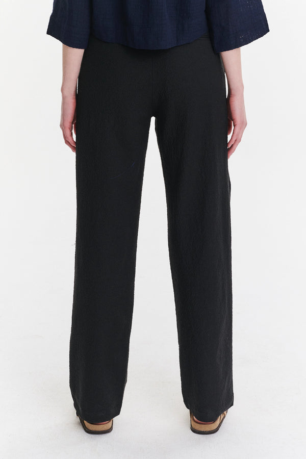 Delikatessen Women's Trousers In A Black Italian Cotton And Linen Soft Seersucker