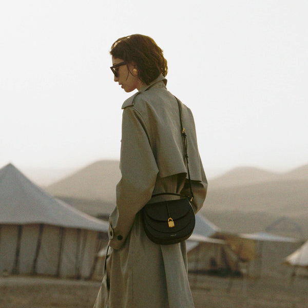 Demellier The Siena Saddle | Black Small Grain