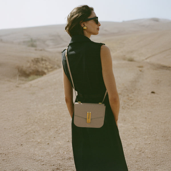 Demellier The Vancouver | Dark Sand Smooth