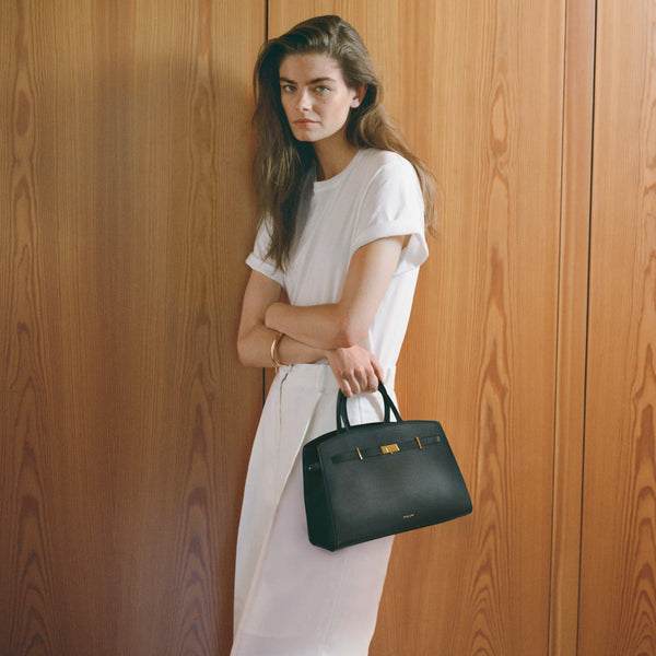 Demellier The Midi Hudson | Black Small Grain | DeMellier