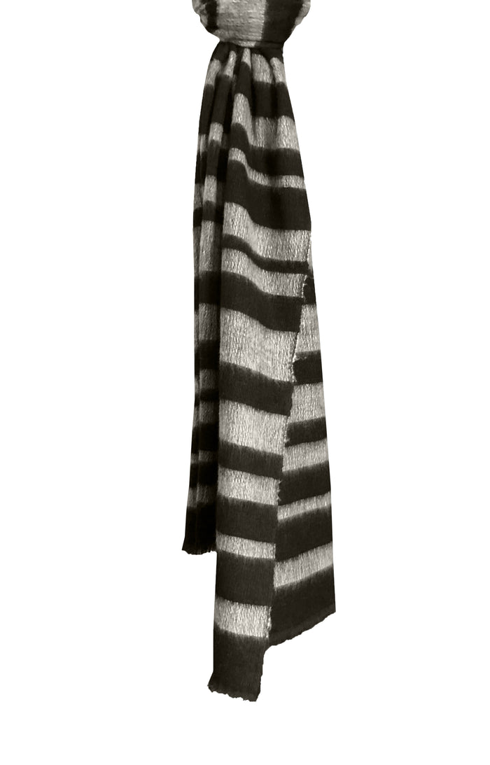 Denis Colomb Dolpo Zebra Shawl Black + Grey