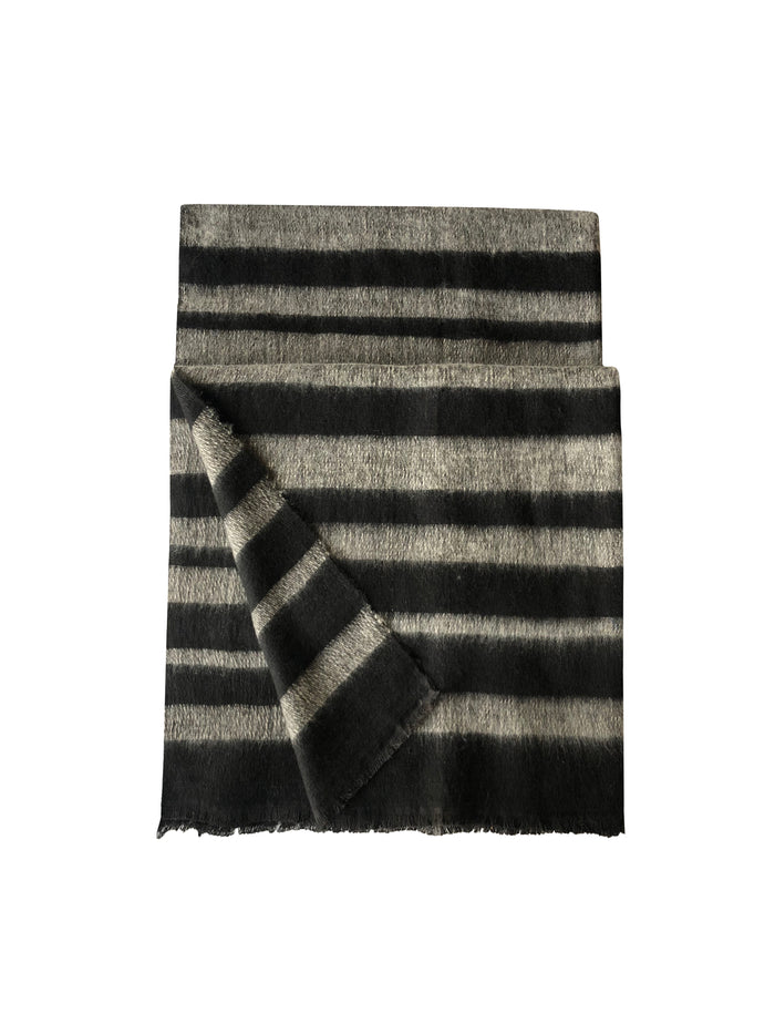 denis colomb Dolpo Zebra Shawl Black + Grey