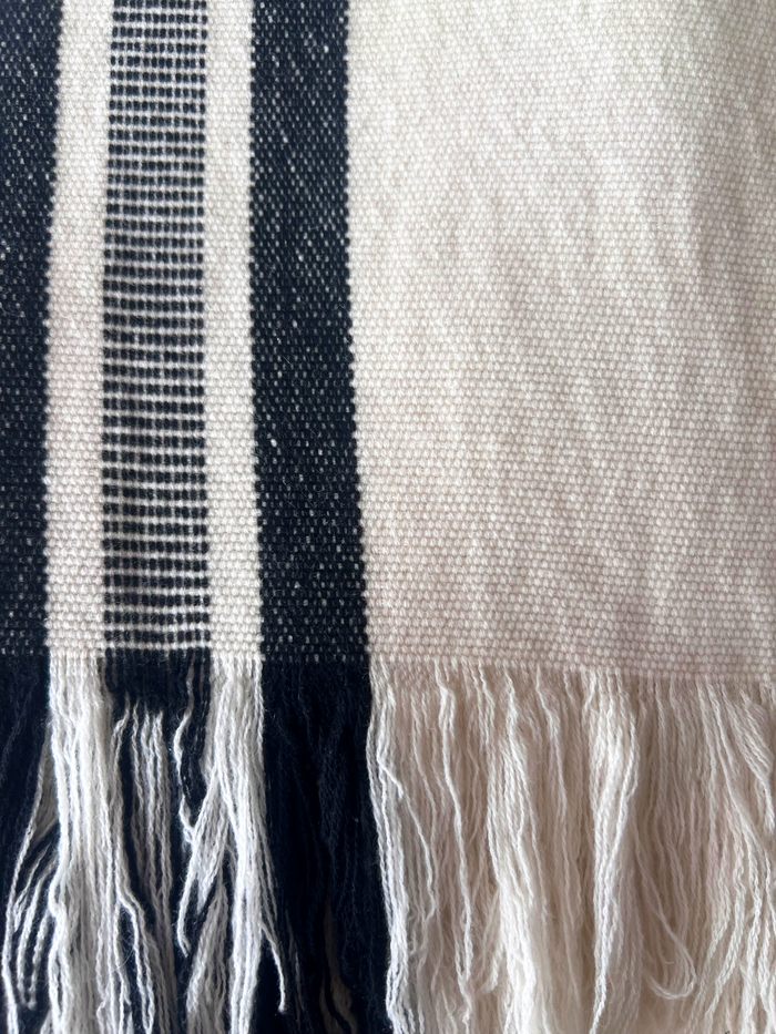 Denis Colomb Tibet Blanket White+ Black